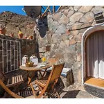 Silence Cave Rural House *