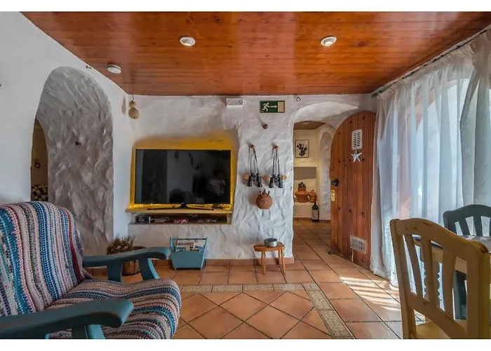 Silence Cave Rural House וילה